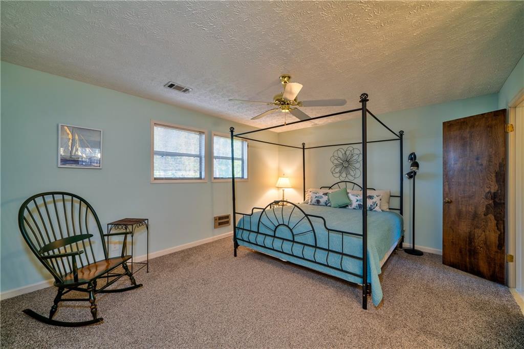 809 Willow Oak Circle