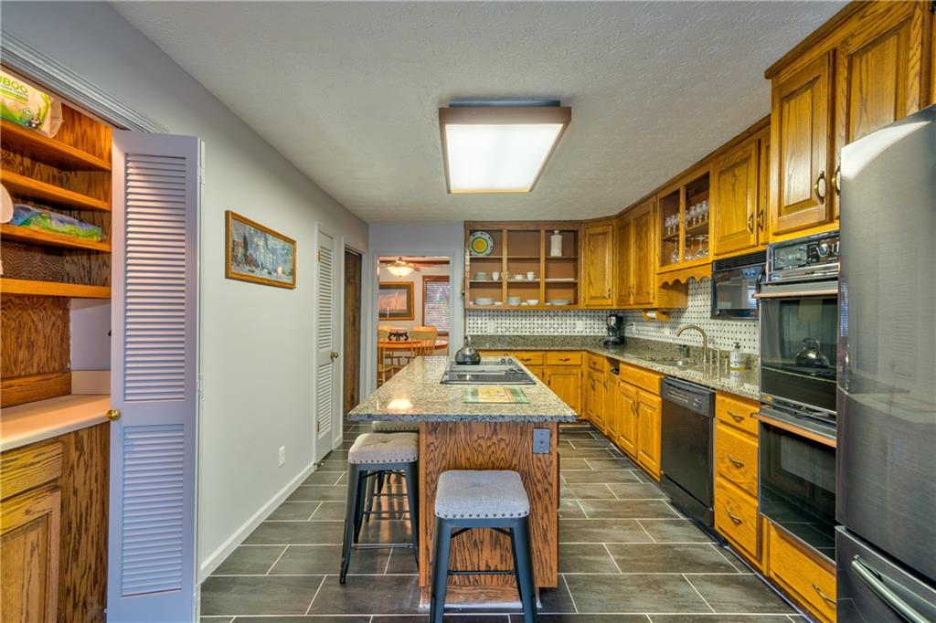 809 Willow Oak Circle