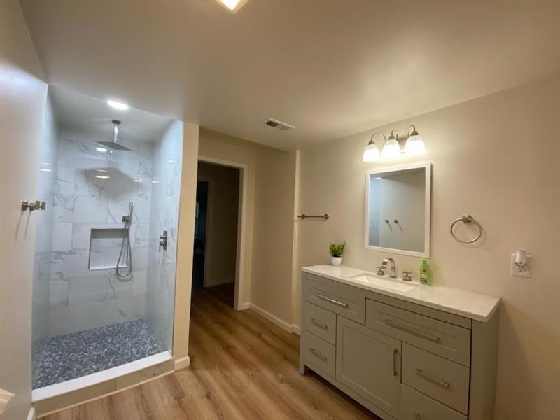 1 W 2nd Avenue