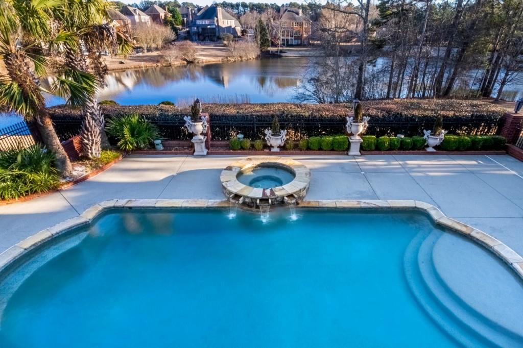 748 Heritage Lake Way