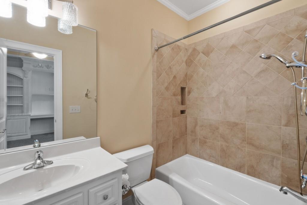 748 Heritage Lake Way