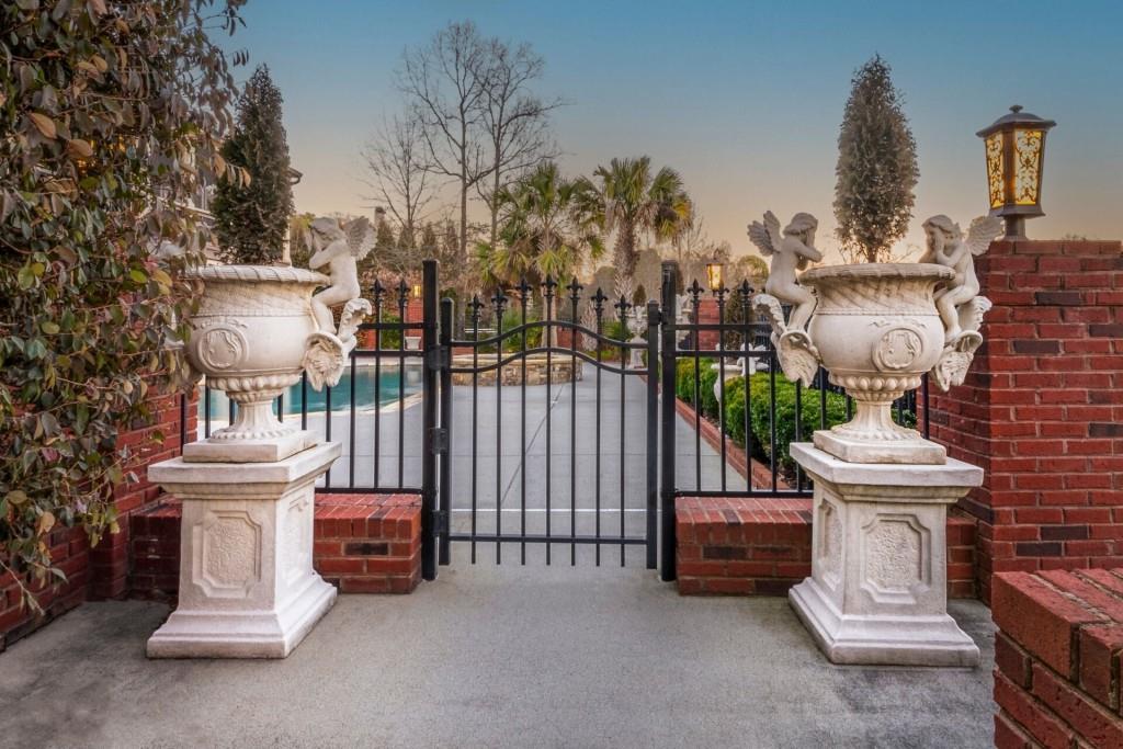 748 Heritage Lake Way