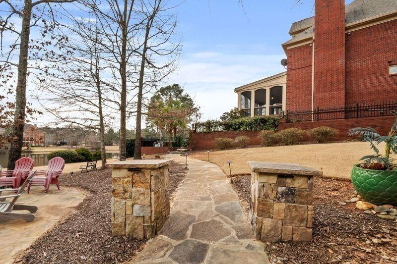 748 Heritage Lake Way