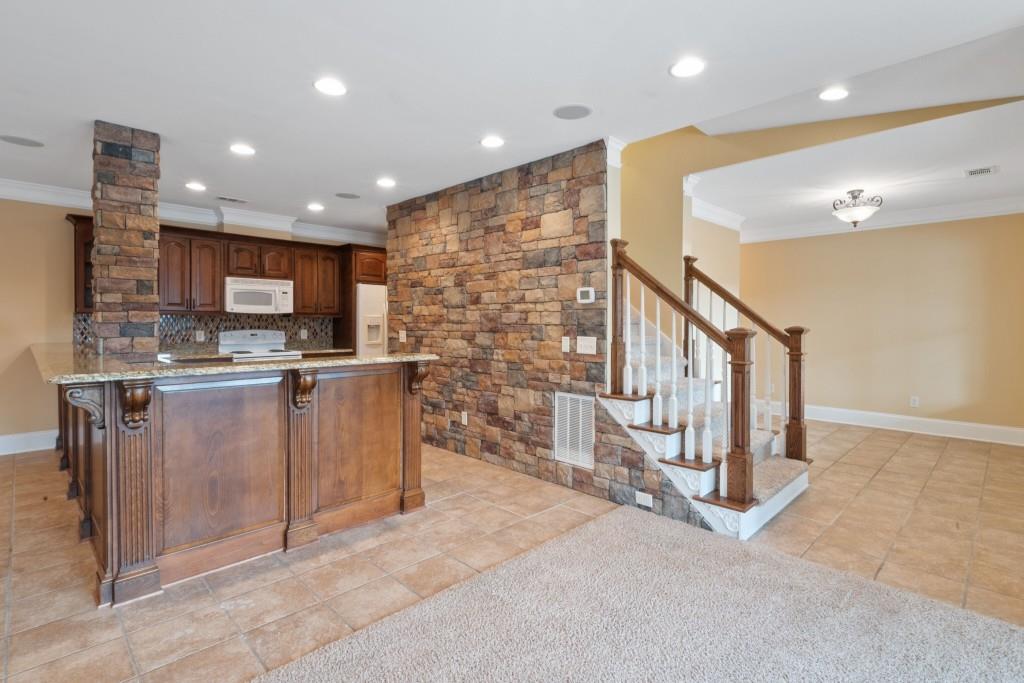 748 Heritage Lake Way