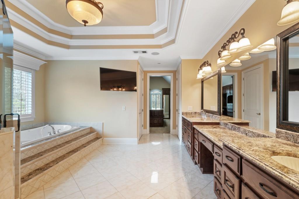 748 Heritage Lake Way