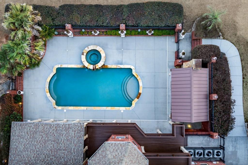 748 Heritage Lake Way