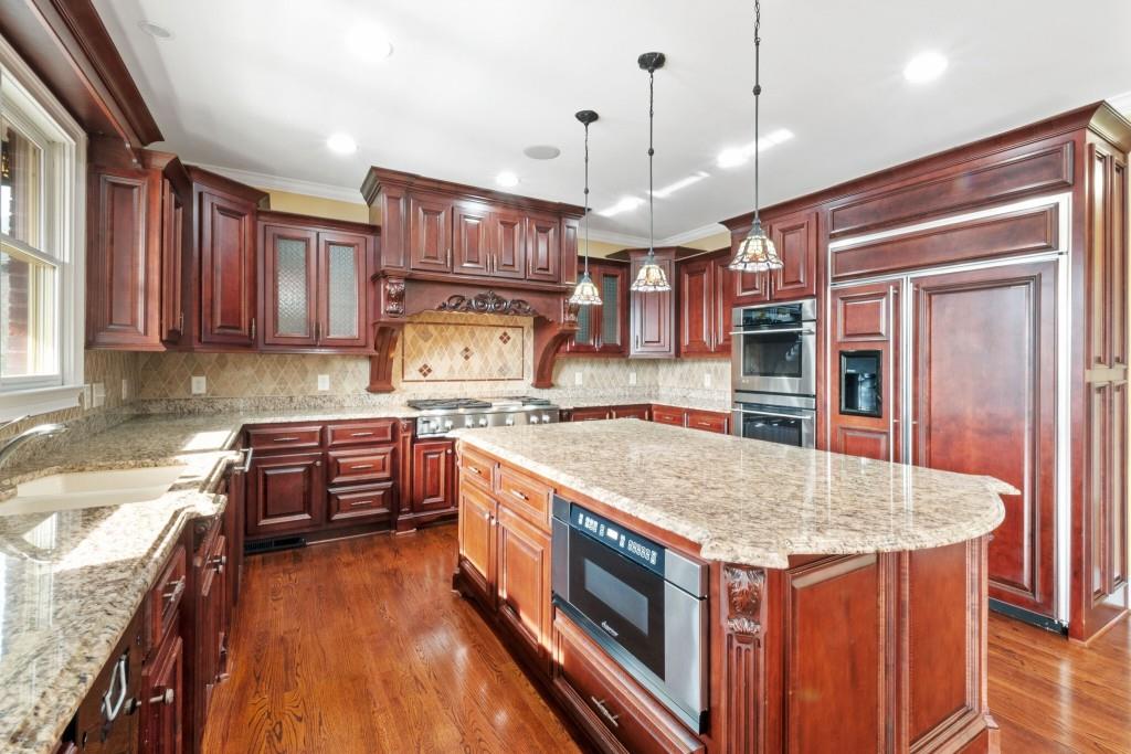 748 Heritage Lake Way