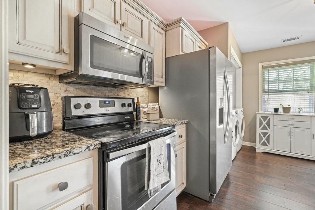 106 Summerfield Court NE