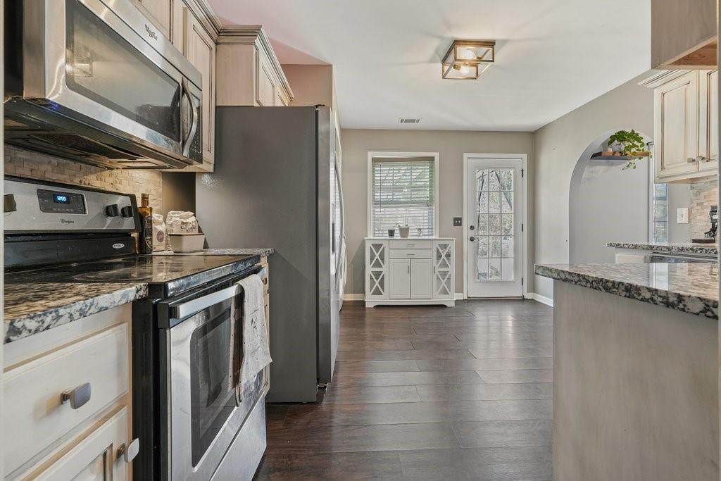 106 Summerfield Court NE