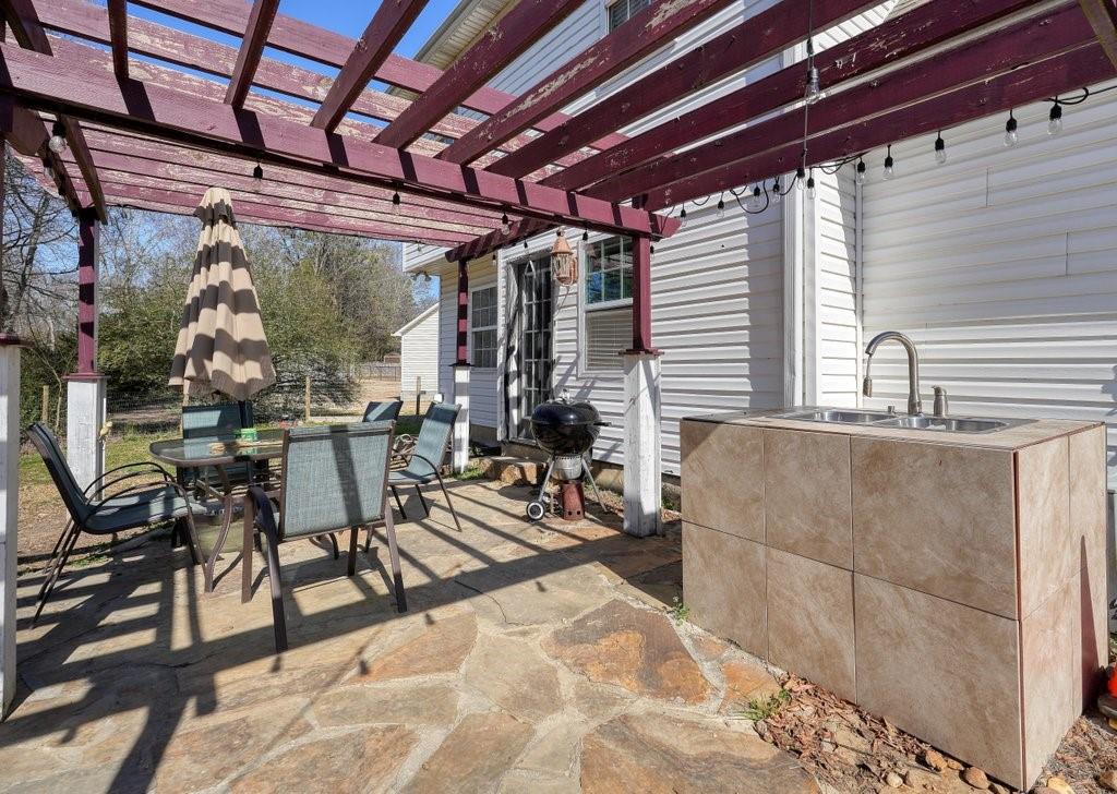 106 Summerfield Court NE