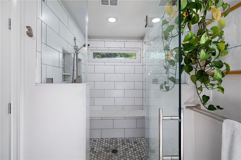 2631 Brown Circle SE