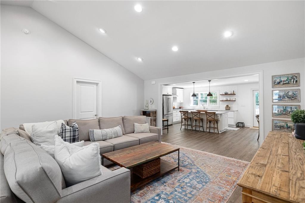 2631 Brown Circle SE