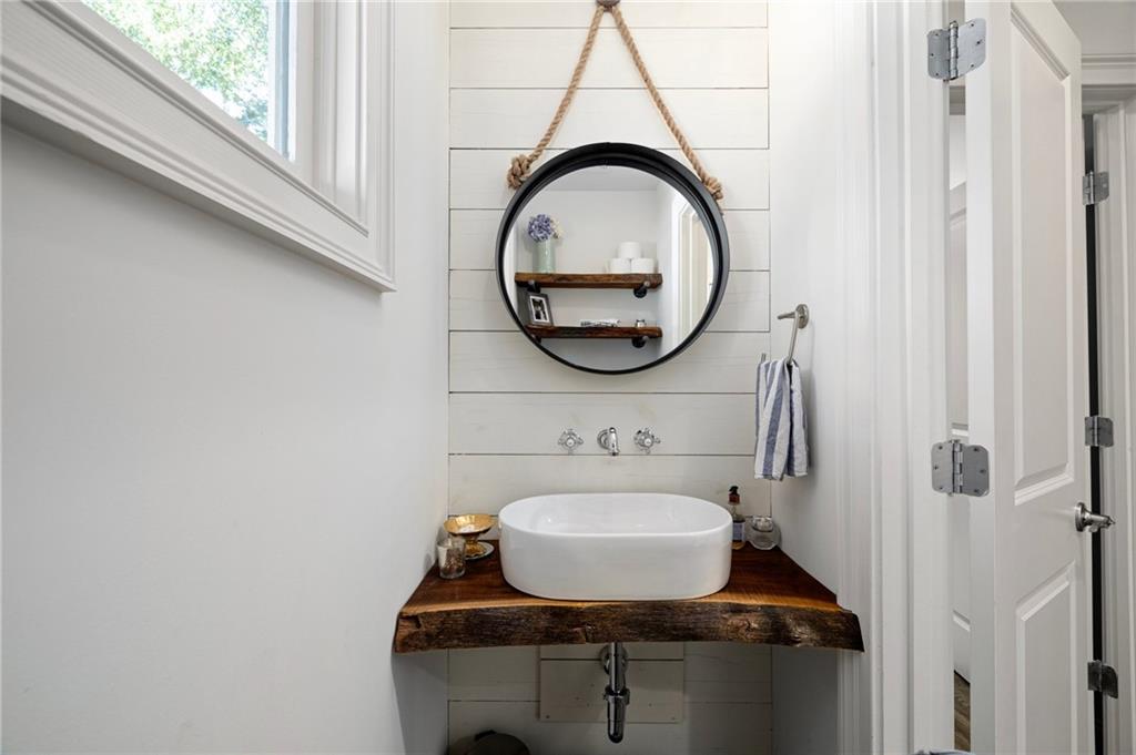 2631 Brown Circle SE