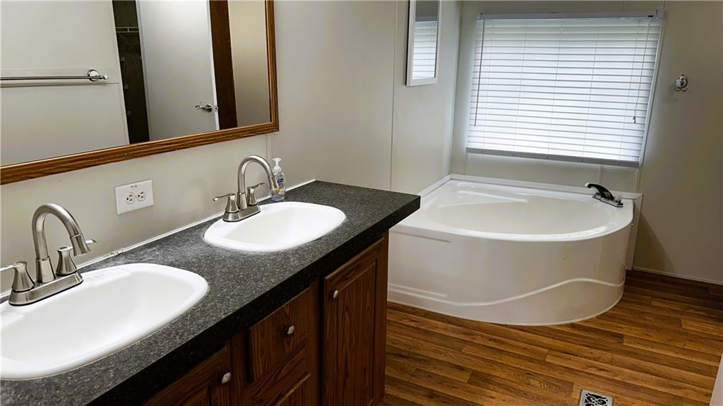 78 Country Creek Road NE