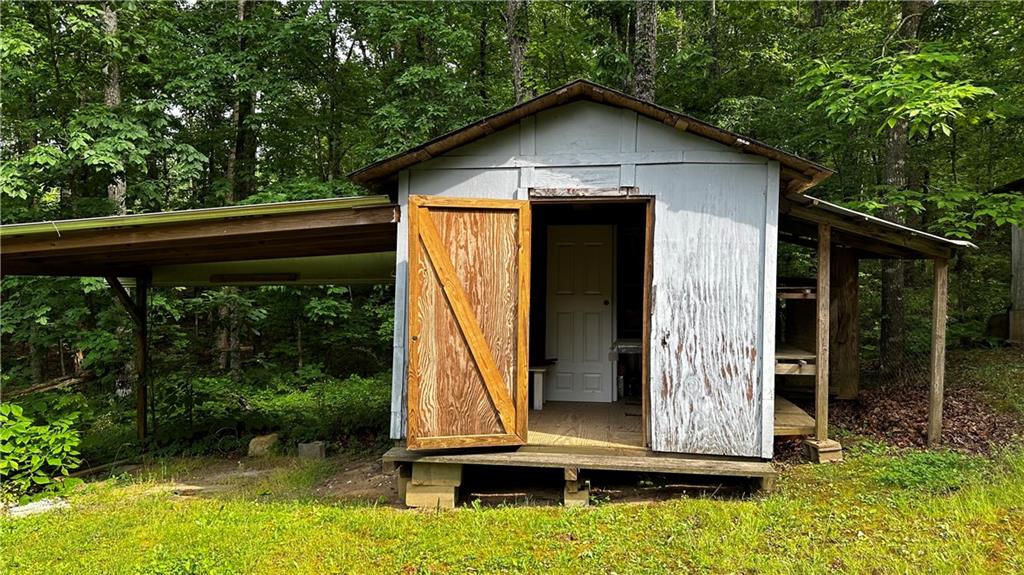 78 Country Creek Road NE