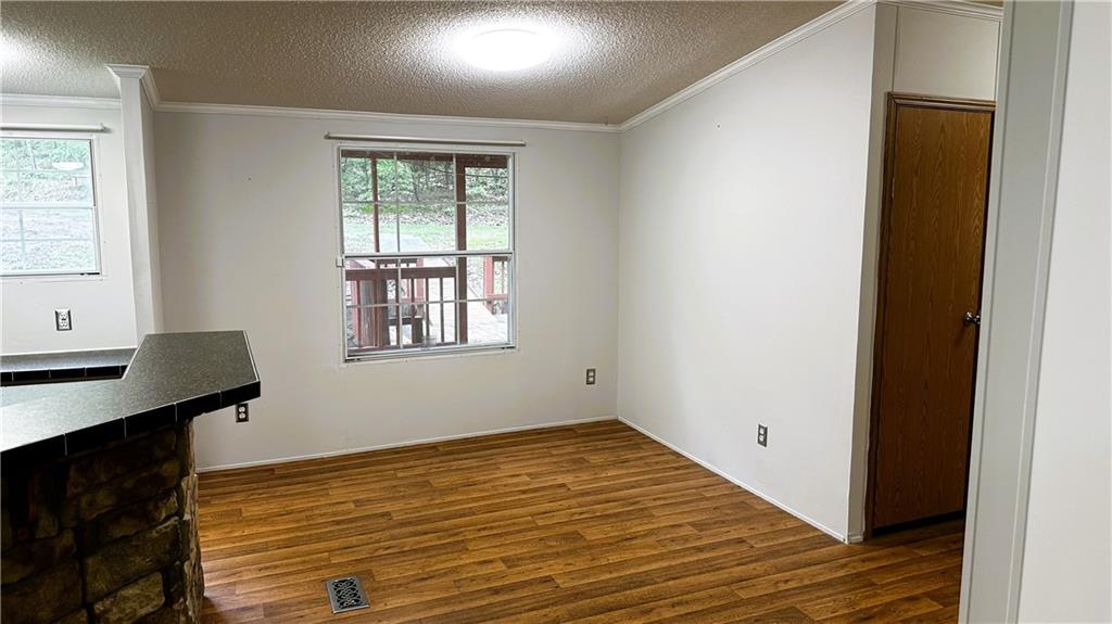 78 Country Creek Road NE