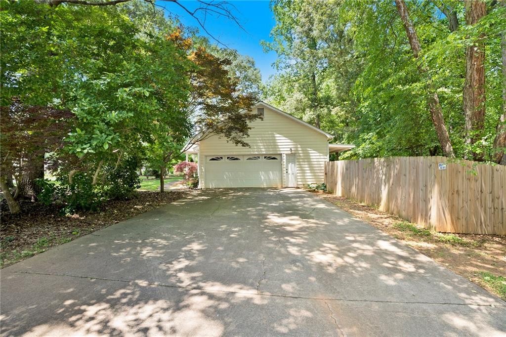 6226 Emerald Springs Drive SE