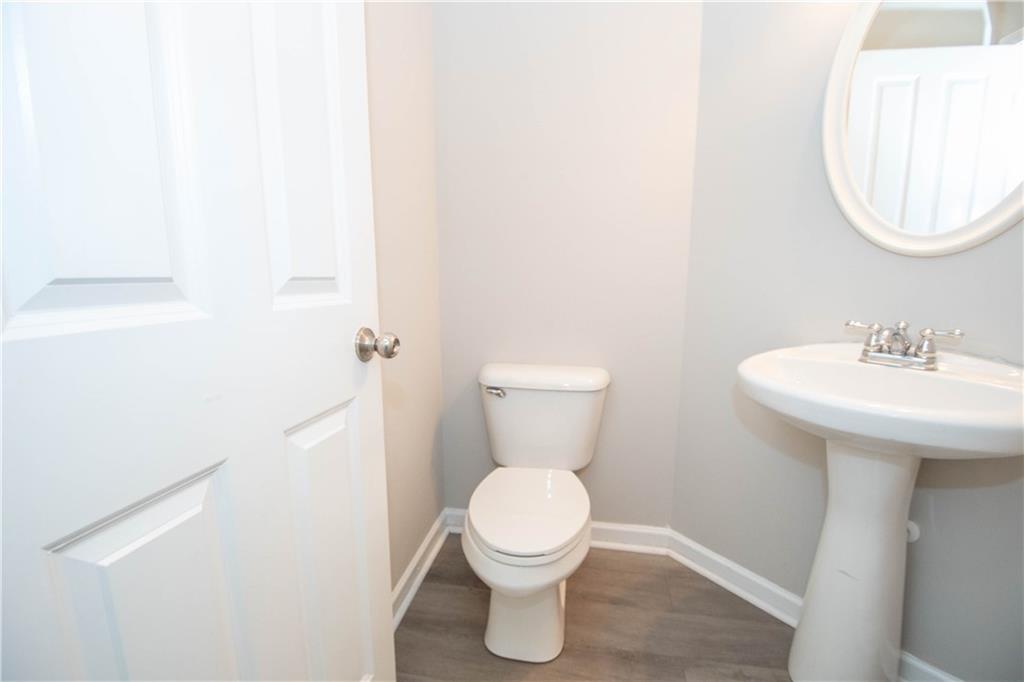 2867 Ridgeview Drive SW