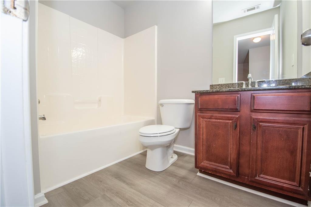 2867 Ridgeview Drive SW