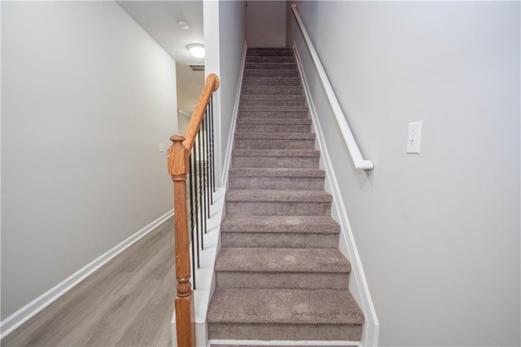 2867 Ridgeview Drive SW