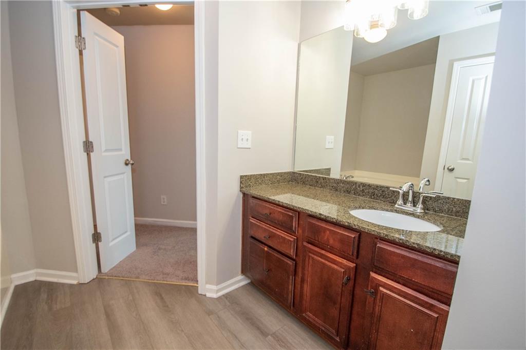 2867 Ridgeview Drive SW