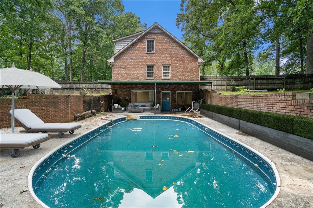 2921 Carriage Court Court W