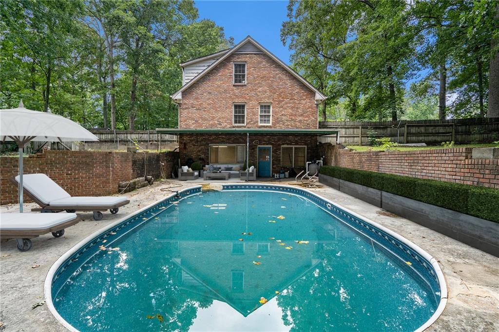 2921 Carriage Court Court W