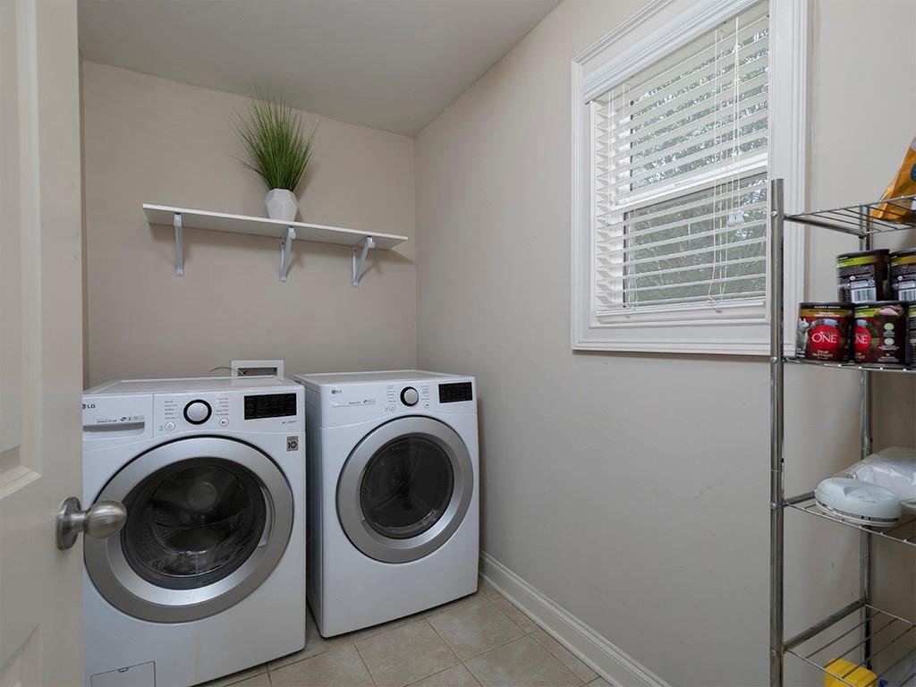 251 Heathridge Lane SE