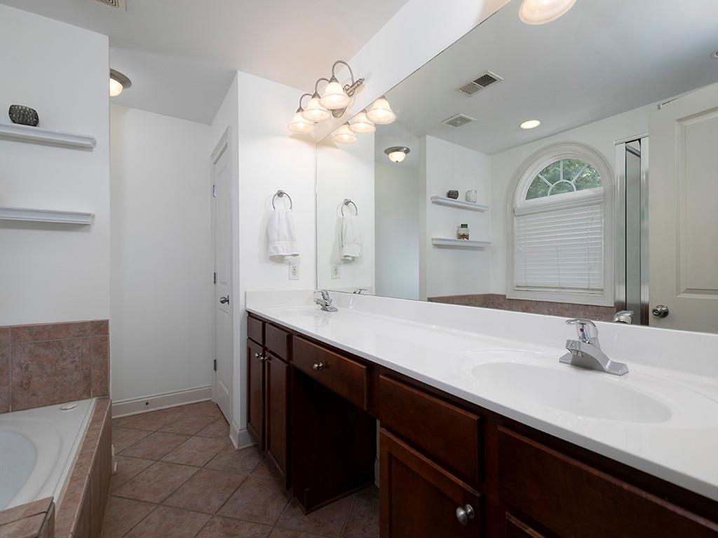 251 Heathridge Lane SE