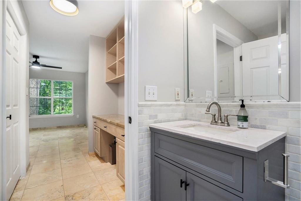 3655 Habersham Road Unit #141 B