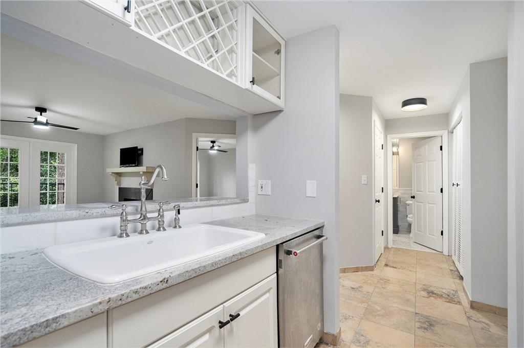 3655 Habersham Road Unit #141 B