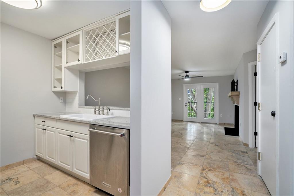 3655 Habersham Road Unit #141 B