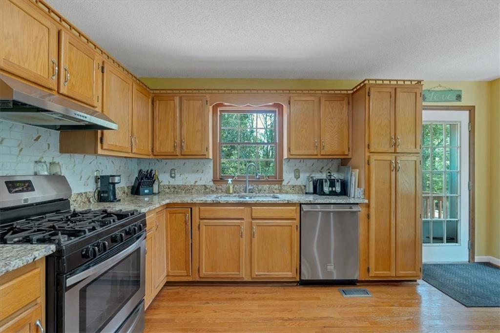138 NE Sadler Drive