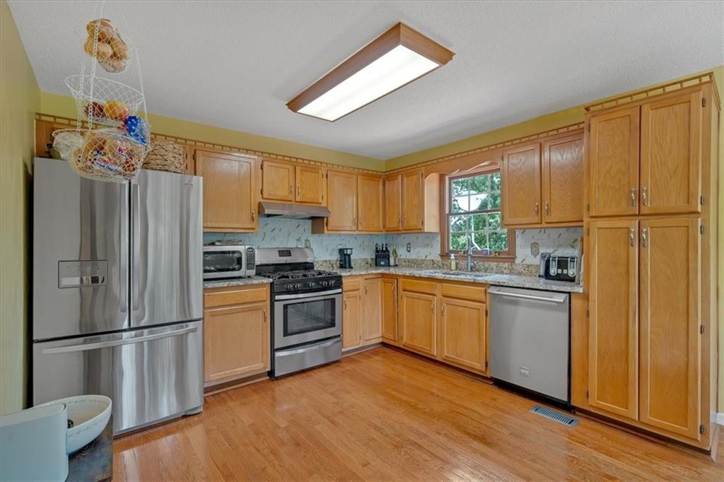 138 NE Sadler Drive