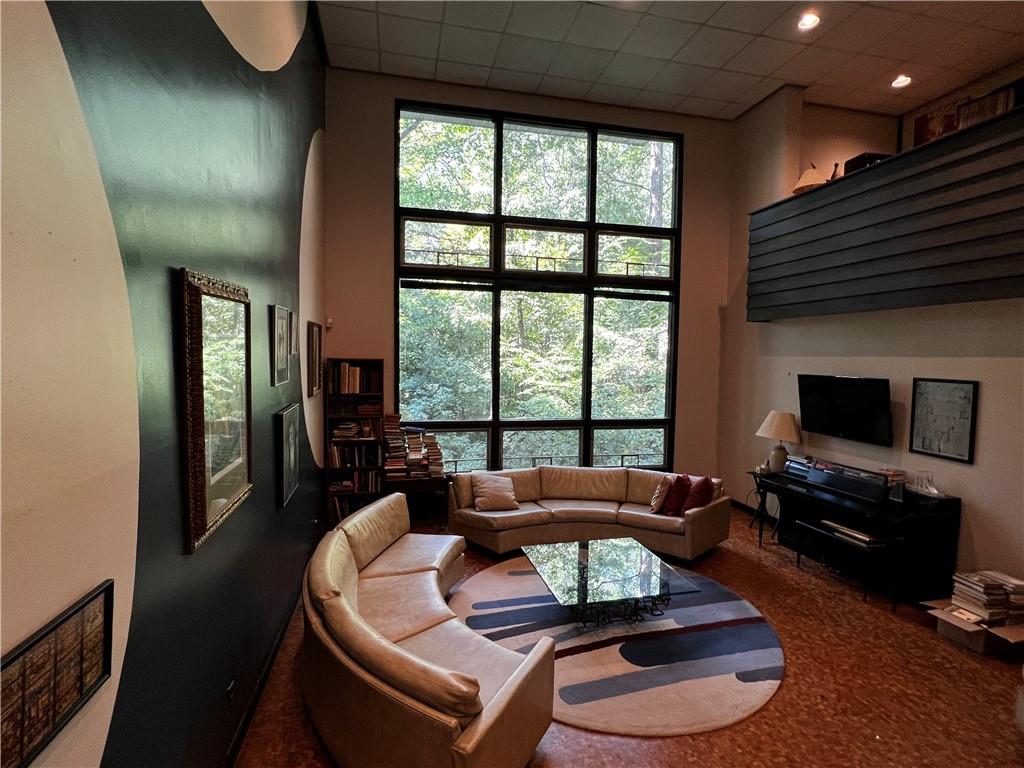 1038 Burton Drive NE