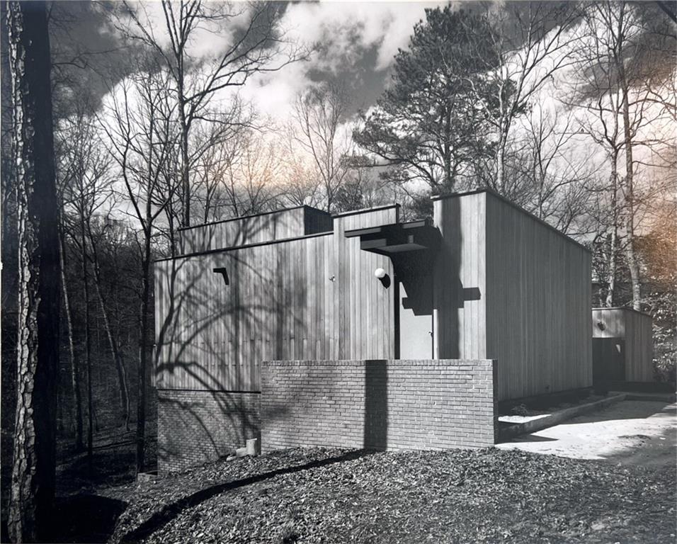 1038 Burton Drive NE