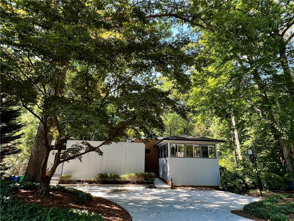 1038 Burton Drive NE