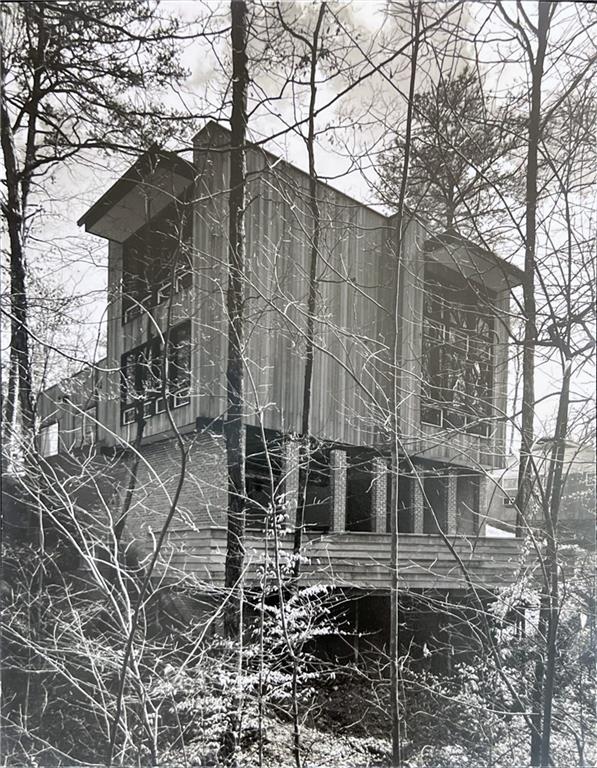 1038 Burton Drive NE