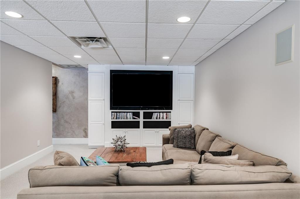 8561 Lake Forrest Drive