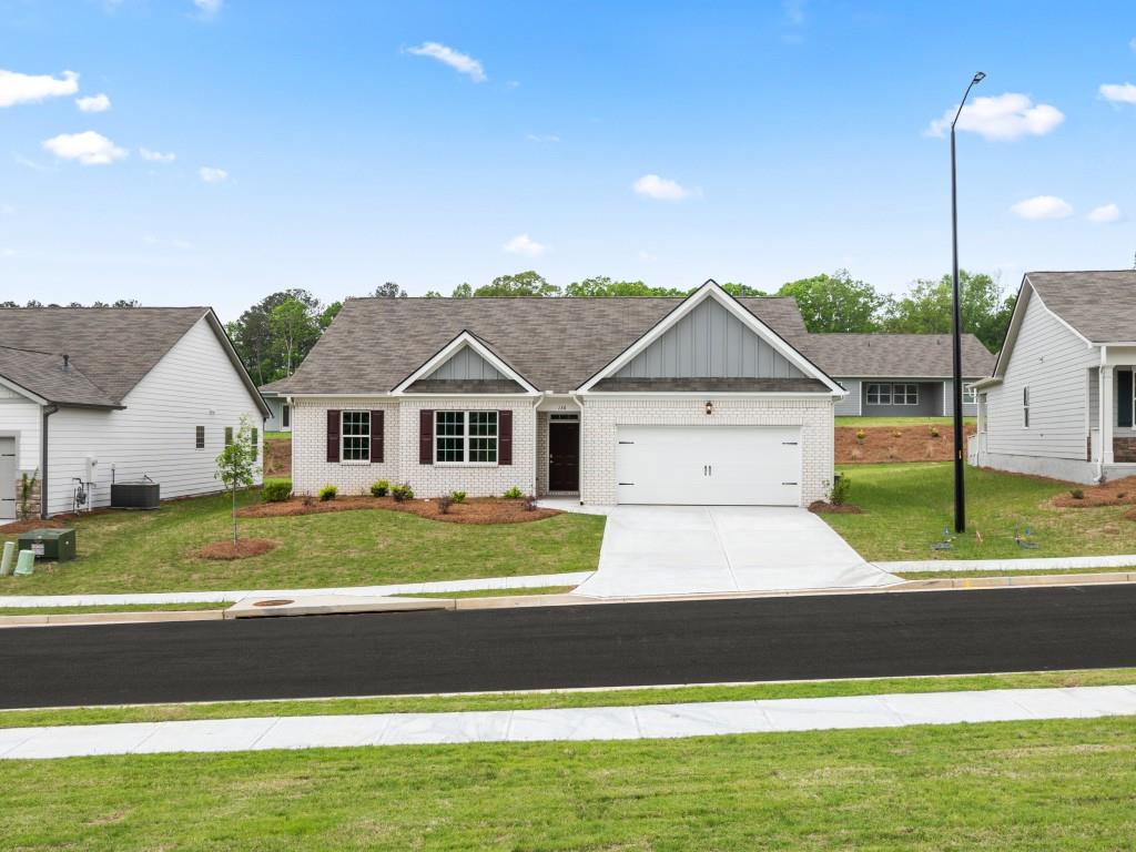 136 Majestic Oak Circle