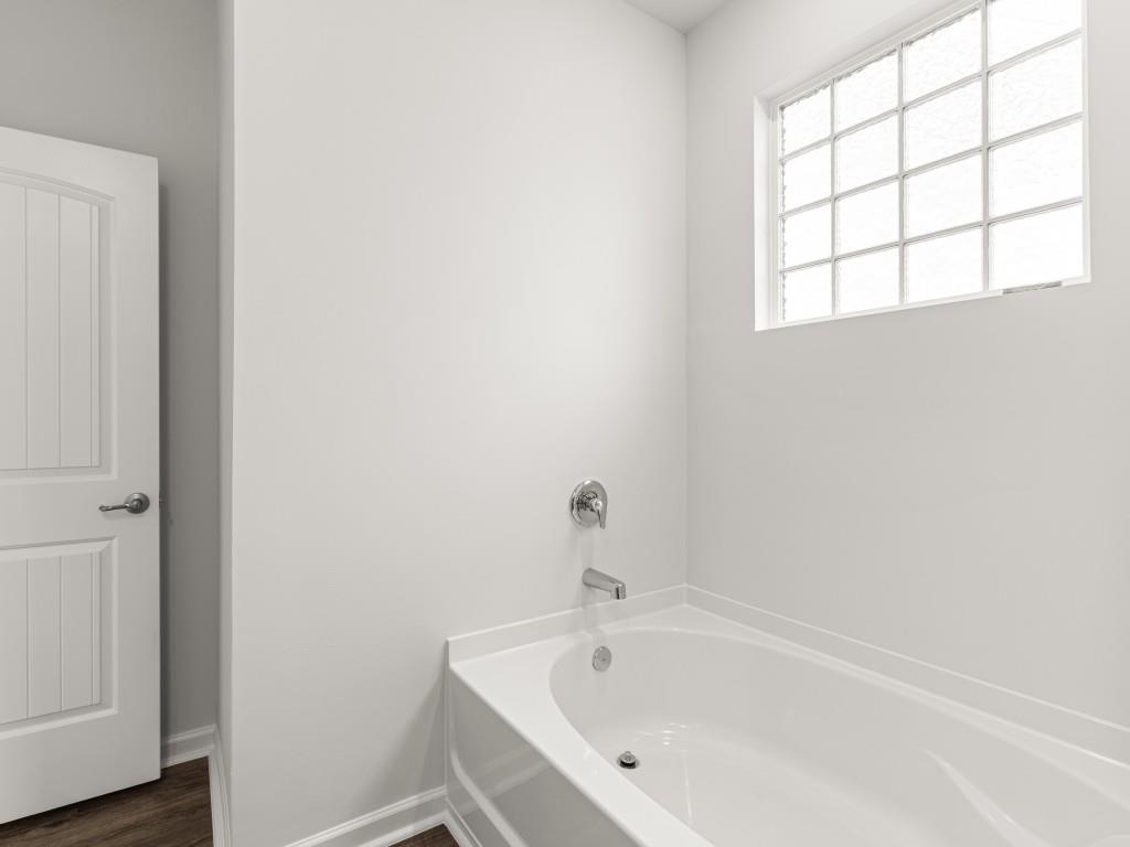 136 Majestic Oak Circle