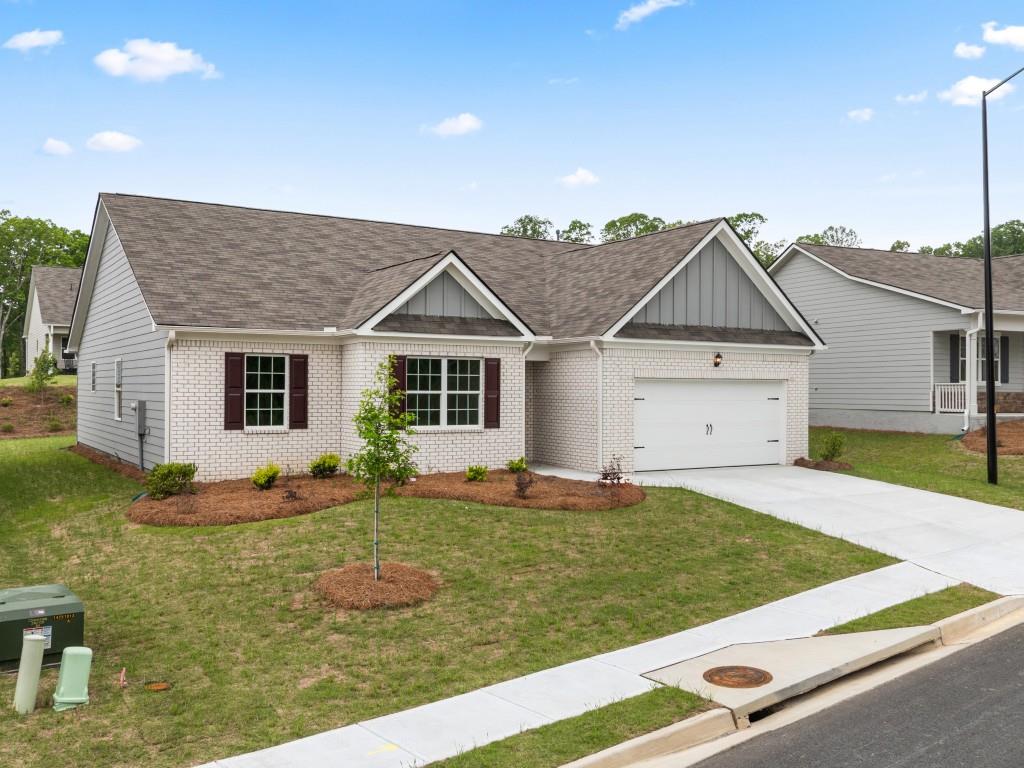 136 Majestic Oak Circle