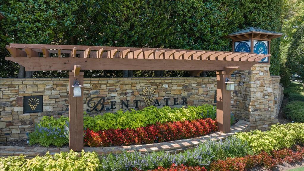 136 Majestic Oak Circle