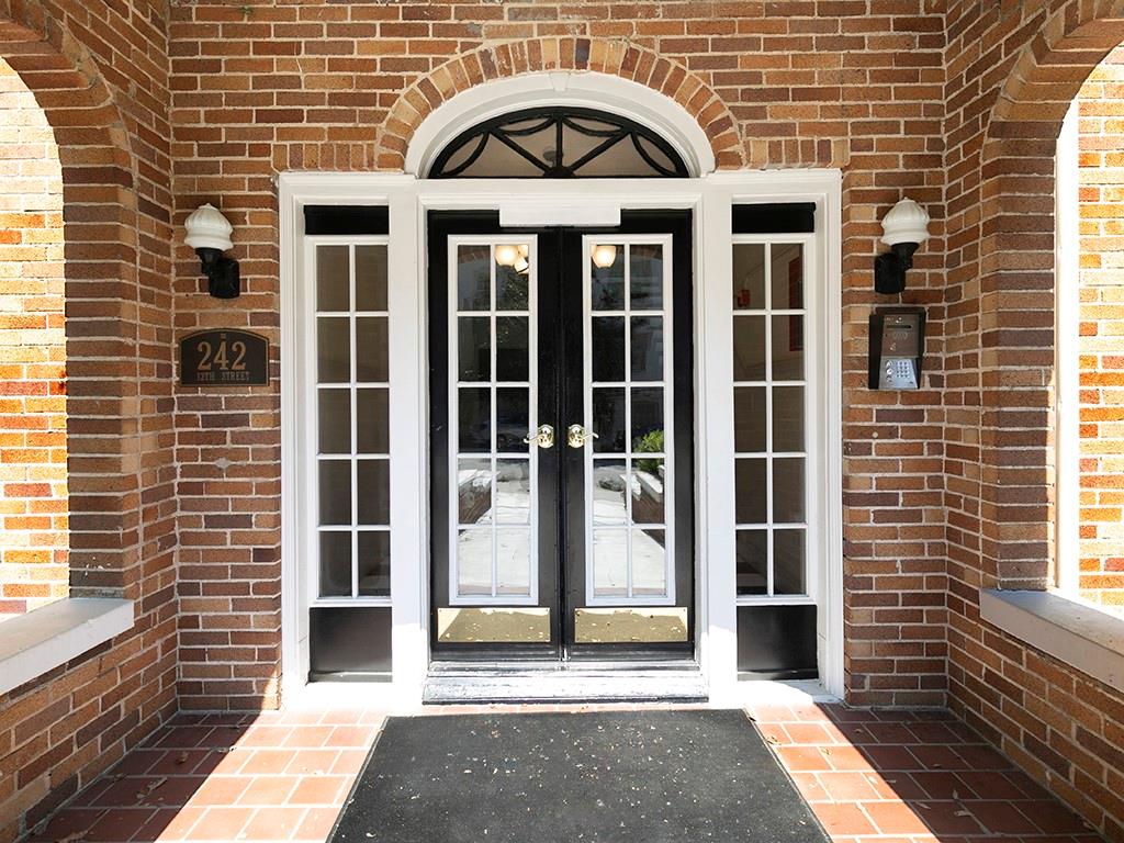 242 12th Street NE Unit 8