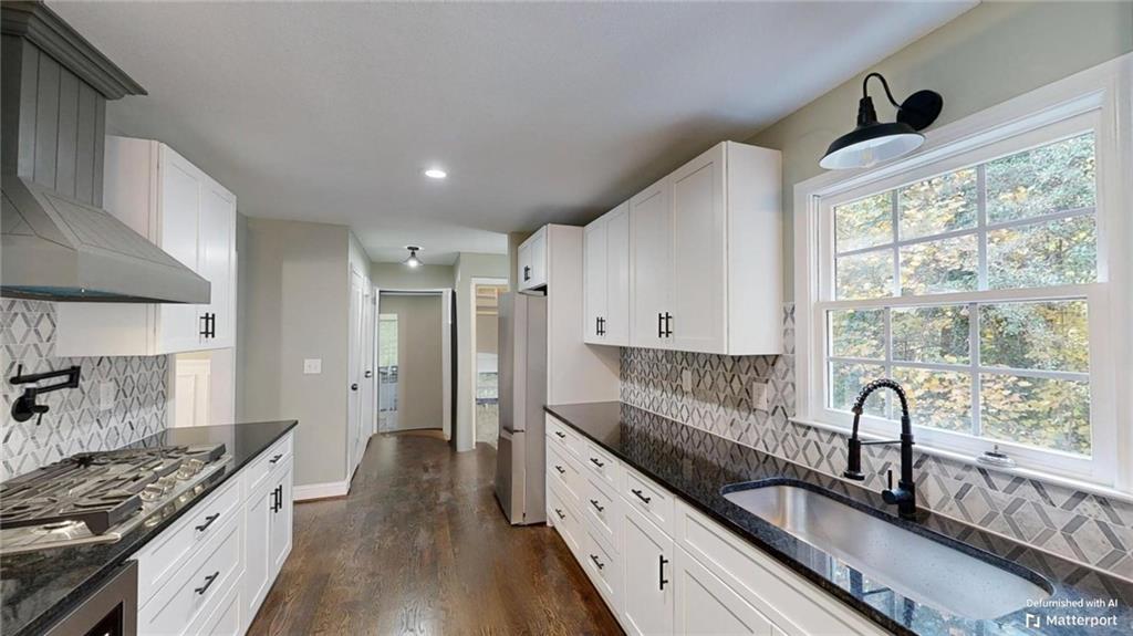 160 Southern Oaks Drive