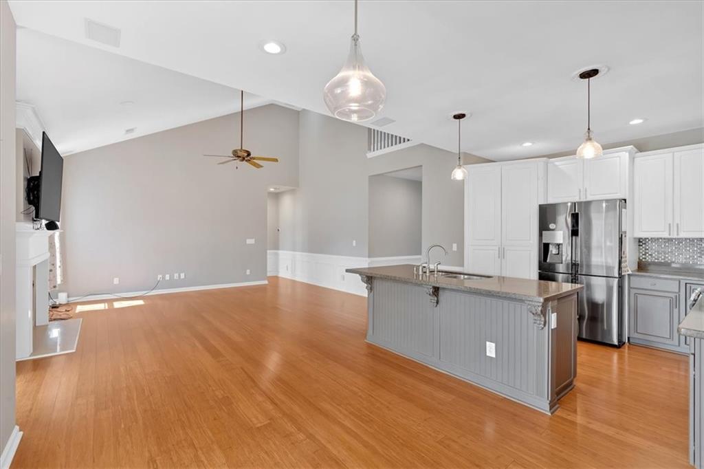 2445 Ridgelake Drive