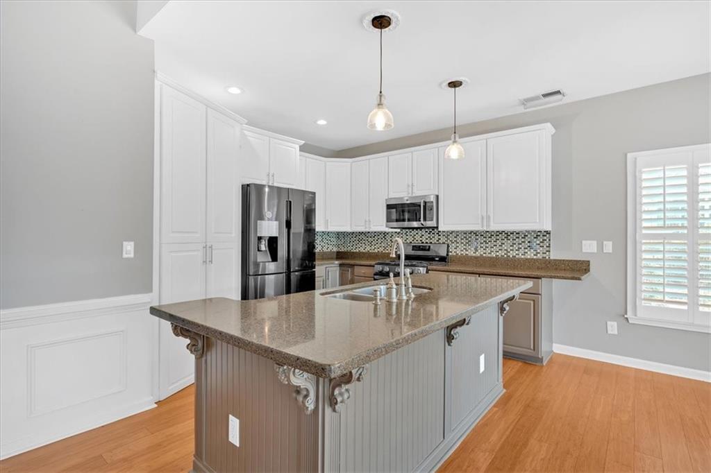 2445 Ridgelake Drive