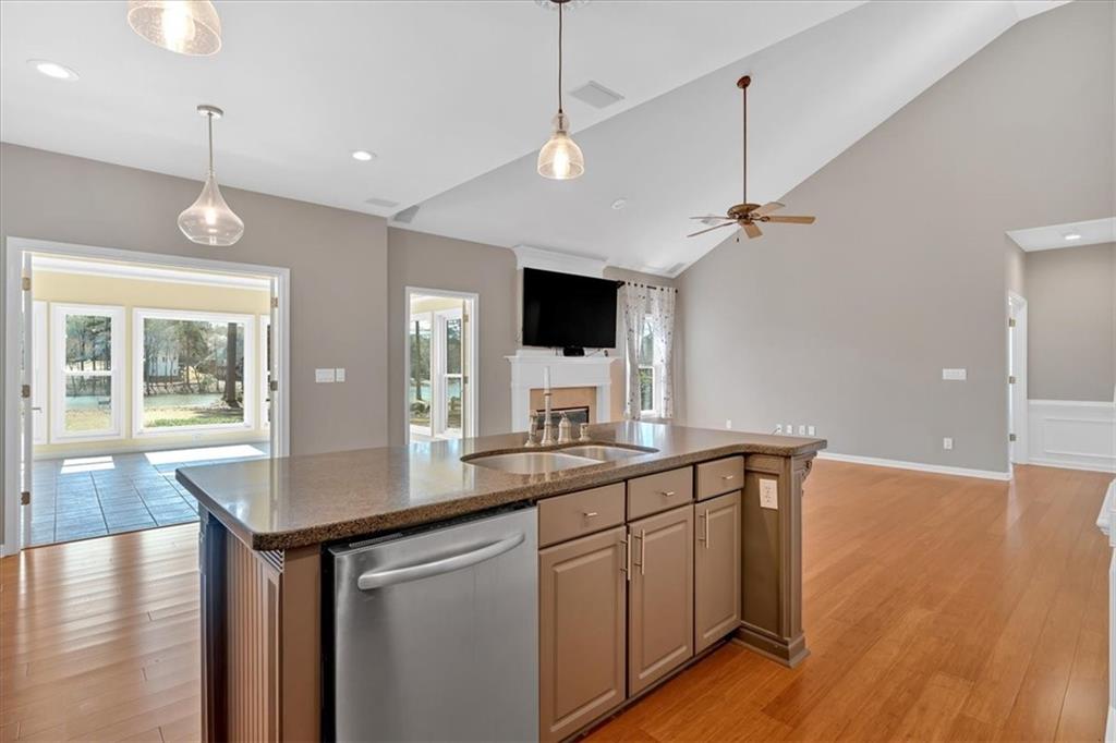 2445 Ridgelake Drive