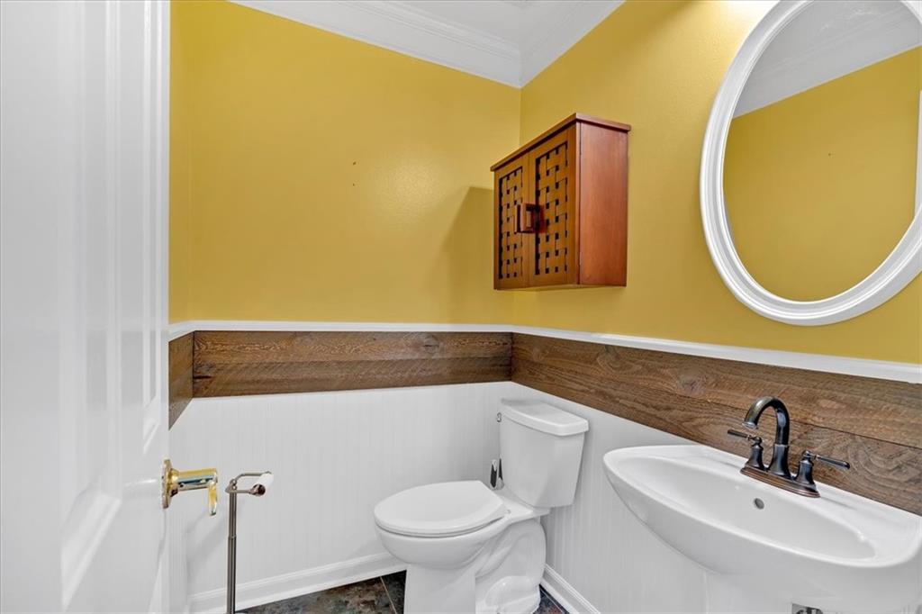 2445 Ridgelake Drive