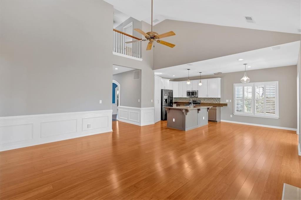 2445 Ridgelake Drive